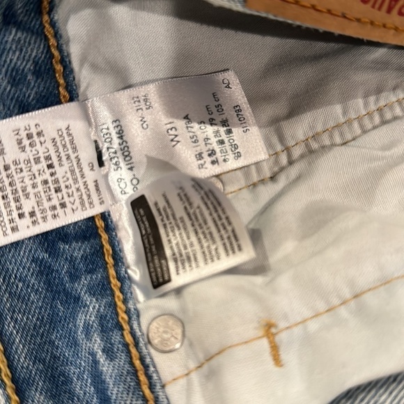 Levi’s 501 Distressed Denim Shorts 31 - Picture 11 of 12